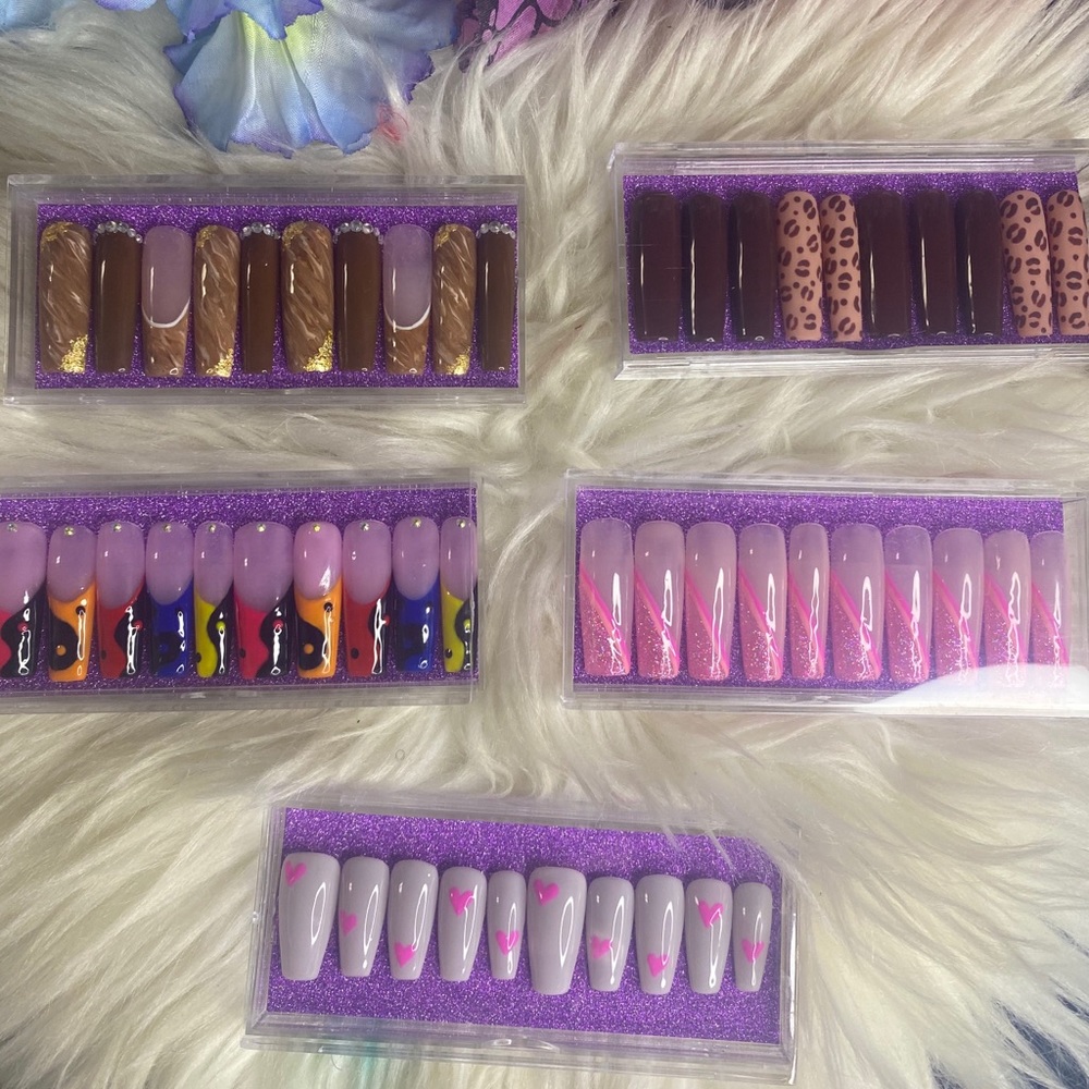 Press on nails